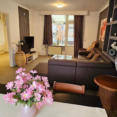 Cozy House In Weert Apartment Luaran gambar